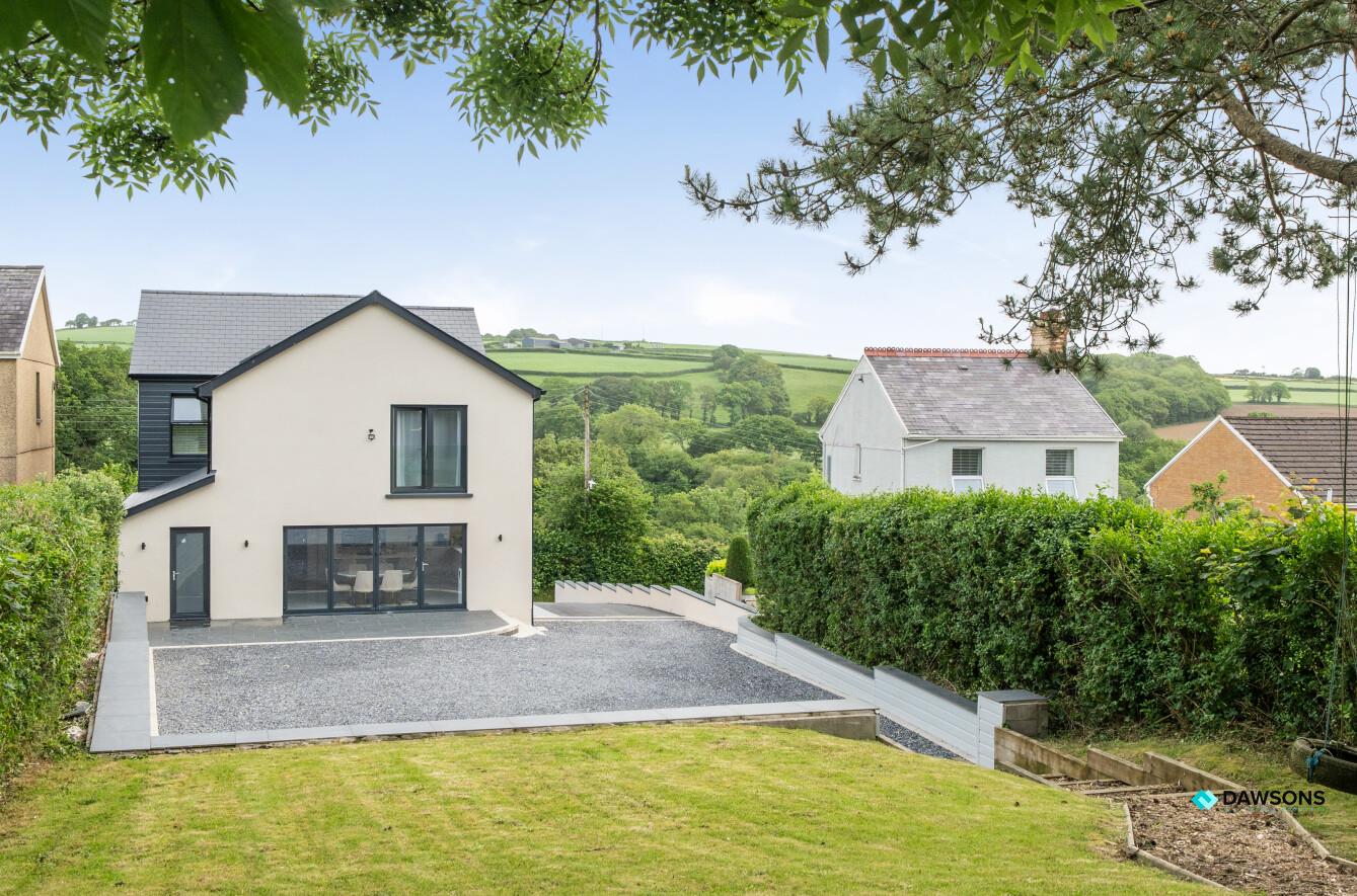 Trosserch Road, Llangennech, Llanelli, SA14 8AX